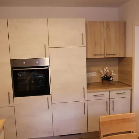 Julius 6 Apartment